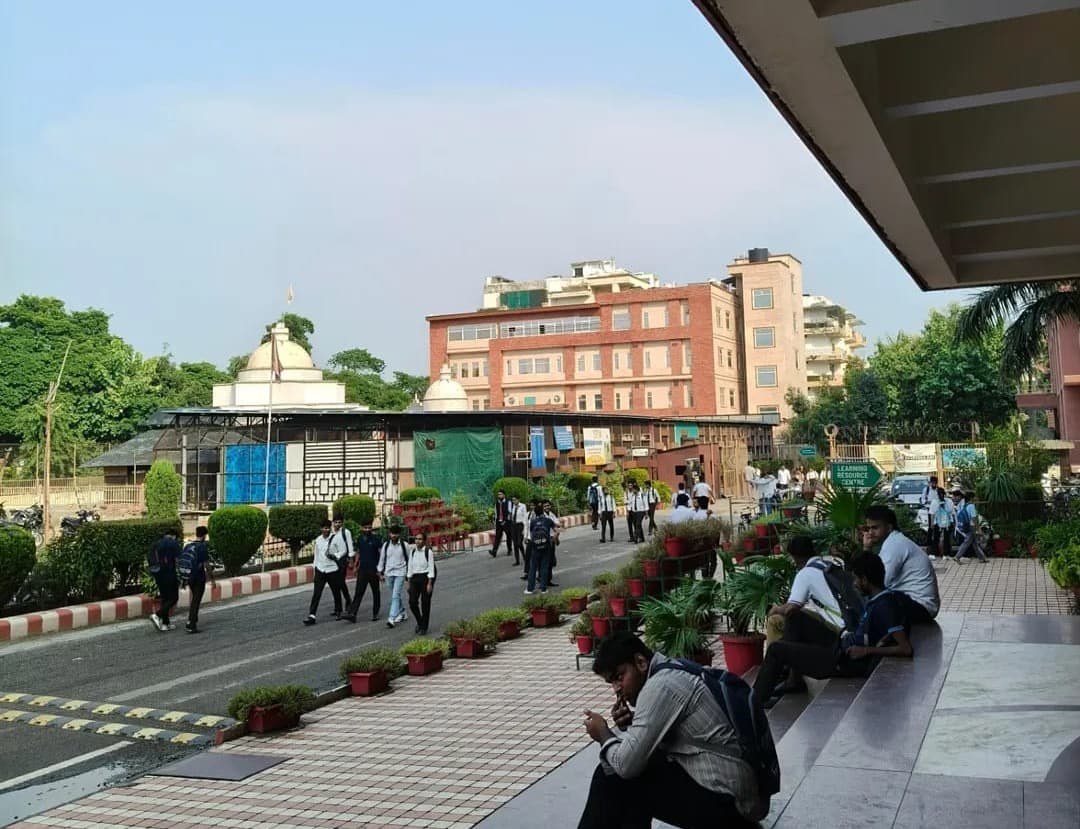 IIMT University Meerut Campus photo 17